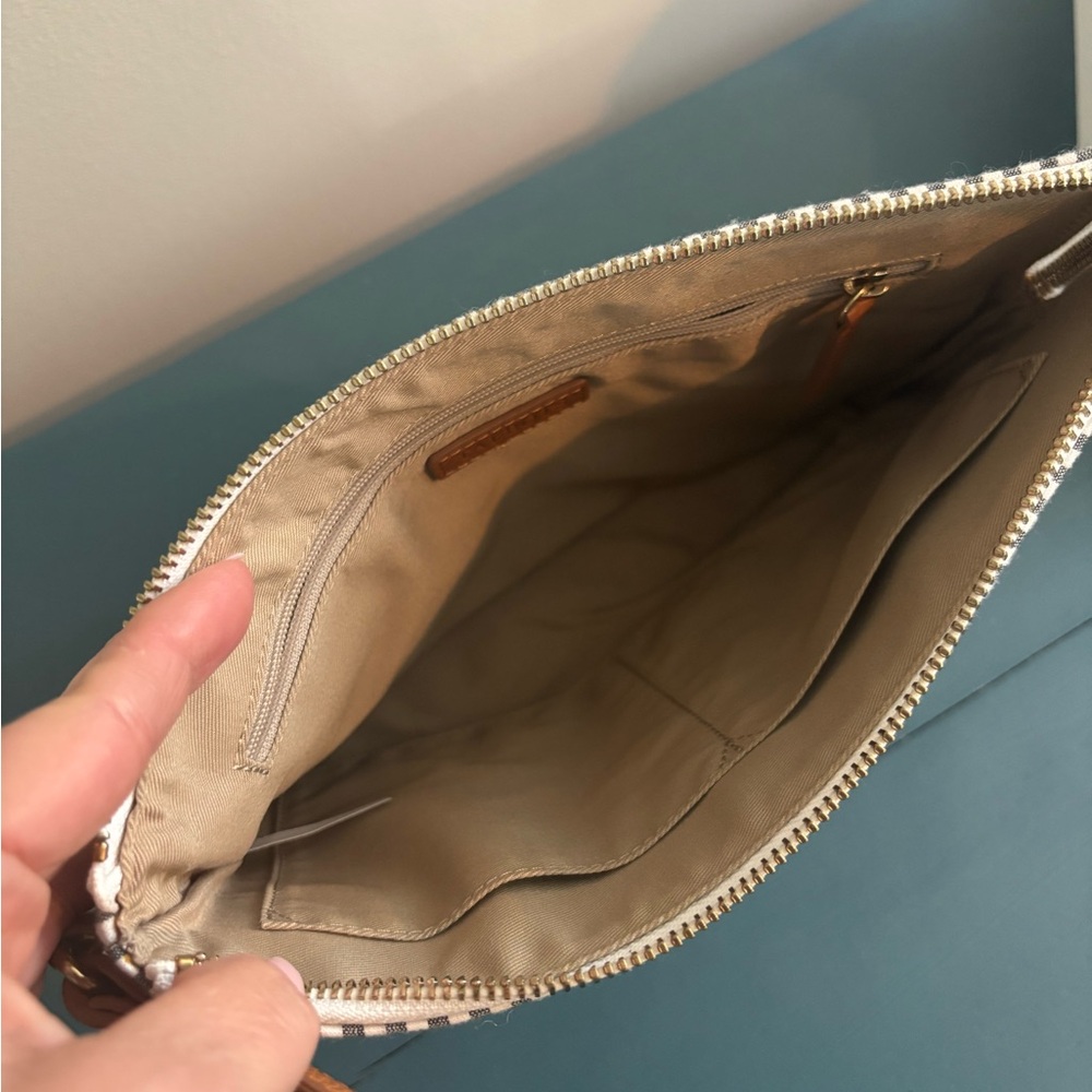 Talbots Travel Clutch - Picture 7 of 10